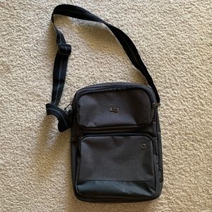 Solo Brand Tablet Bag